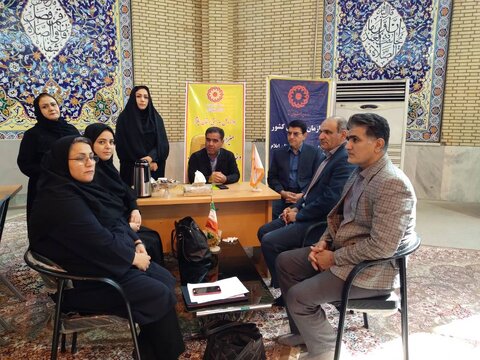 پاسخگویی مدیر کل بهزیستی ایلام در میز خدمت به مناسبت هفته بسیج