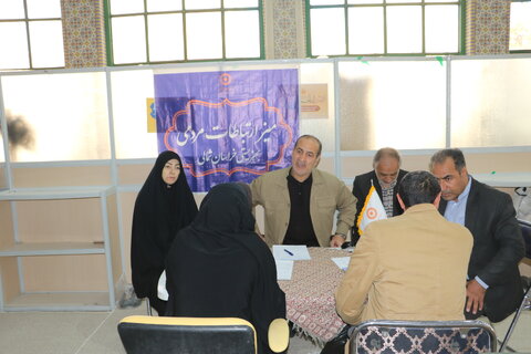 حضور سرپرست اداره کل بهزیستی خراسان شمالی در میز ارتباطات مردمی بمناسبت گرامیداشت هفته بسیج
