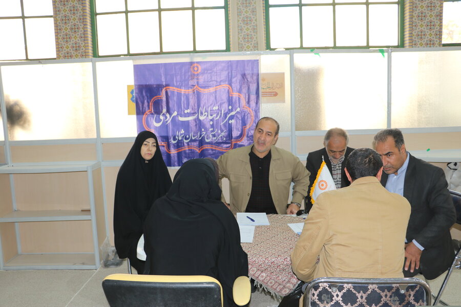 حضور سرپرست اداره کل بهزیستی خراسان شمالی در میز ارتباطات مردمی بمناسبت گرامیداشت هفته بسیج