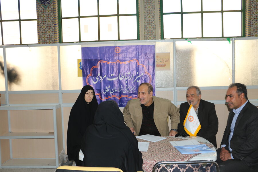 حضور سرپرست اداره کل بهزیستی خراسان شمالی در میز ارتباطات مردمی بمناسبت گرامیداشت هفته بسیج