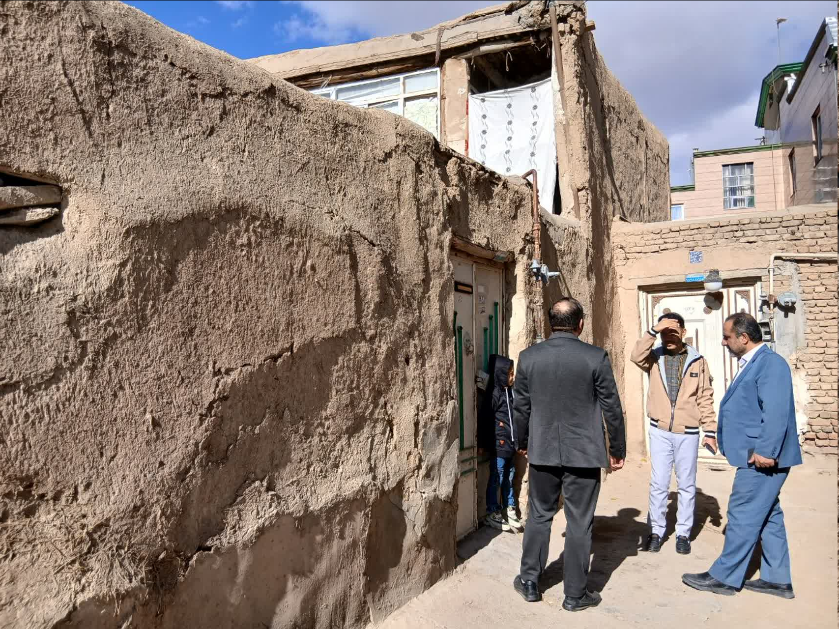 بازدید میدانی روسای بهزیستی و کمیته امداد بهار از منزل مددجو