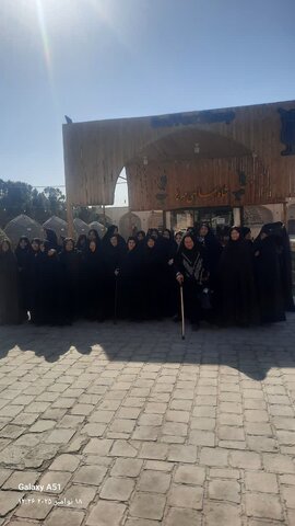 اردوی تفریحی سالمندان ( مرکز روزانه سالمندان جهان دیدگان مهریز) در قلعه شاه عباسی 