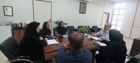 «دومین جلسه شورای ارتقای سلامت؛ گام‌های عملی برای محیط کاری سالم در یزد»  