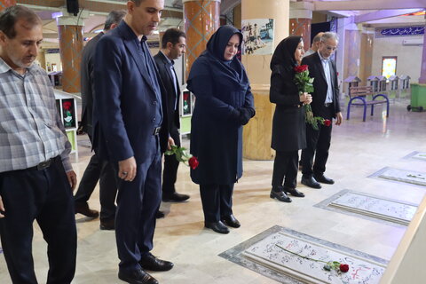 عطر فاطمی در گلزار شهدای بوشهر؛ تجدید میثاق بهزیستی با آرمان‌های شهدا و بانوی دو عالم در هفته بسیج