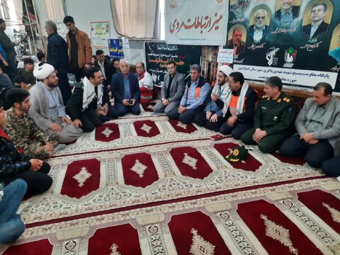 اصلاندوز| بمناسبت گرامیداشت هفته بسیج برقراری میز خدمت  در مسجد جامع شهرستان اصلاندوز