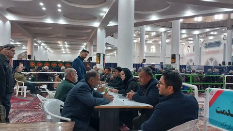 نظرآباد | میز خدمت در مصلّی امام خمینی(ره) نظرآباد برپا شد