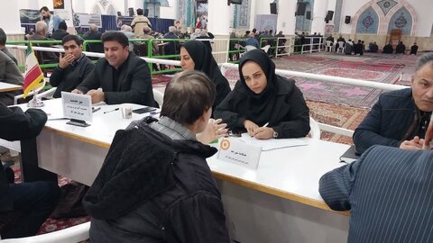 برگزاری میز خدمت جمعی از  ادارات در مصلی امام خمینی(ره) نظرآباد