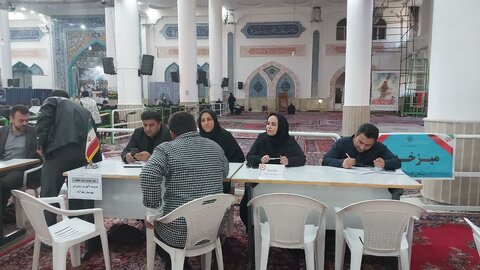 برگزاری میز خدمت جمعی از  ادارات در مصلی امام خمینی(ره) نظرآباد