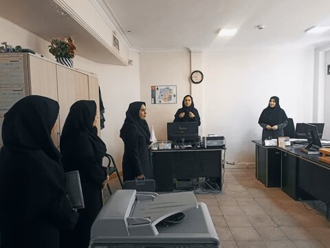 بازدید مسئول دفتر مدیریت عملکرد و پاسخگویی به شکایات بهزیستی البرز از اداره بهزیستی شهرستان نظرآباد