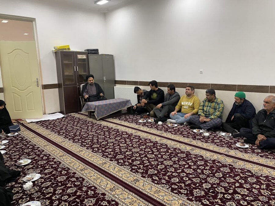 برگزاری مراسم روضه‌خوانی به مناسبت ایام فاطمیه در اداره بهزیستی شهرستان بافق