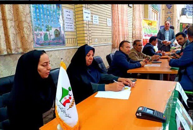 اراک ا برپایی میز خدمت بهزیستی در ساروق 