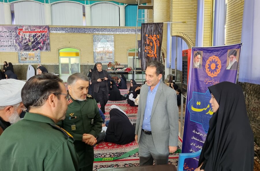 برپایی میز خدمت بهزیستی سلماس در مصلی