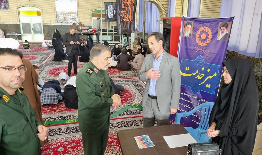 برپایی میز خدمت بهزیستی سلماس در مصلی