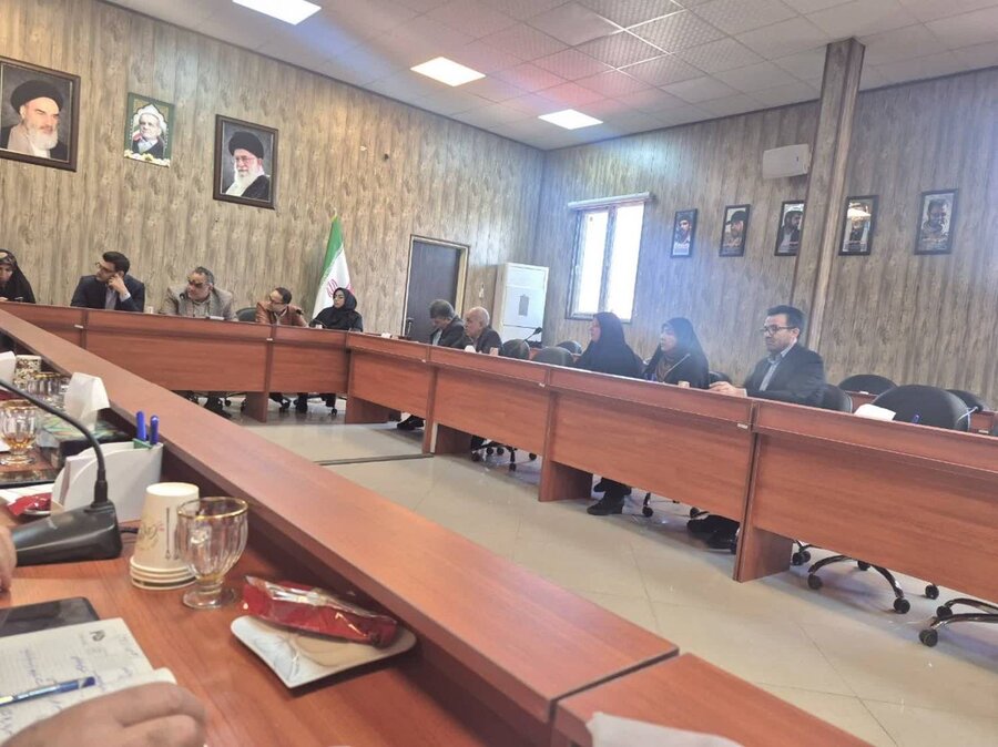 پاکدشت | حضور نادره افشارها، رئیس اداره بهزیستی در جلسه کارگروه اجتماعی فرمانداری