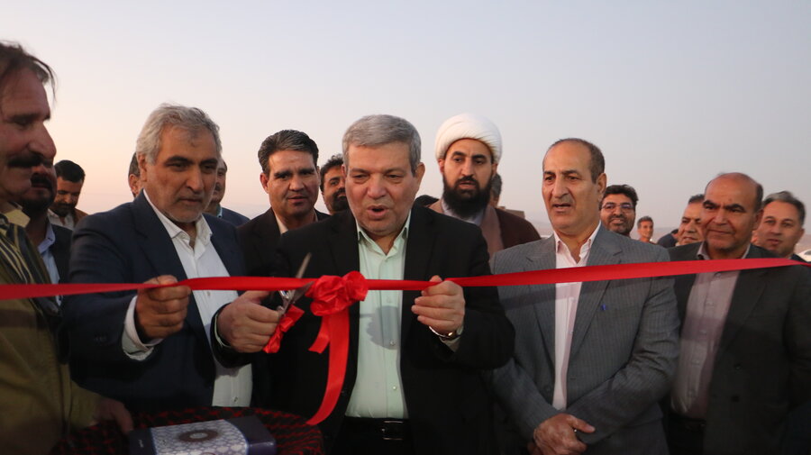 رئیس سازمان بهزیستی کشور کارخانه آجرپزی شهرستان بام و صفی آباد را افتتاح کرد