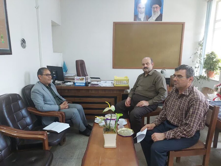 نیر| نشست هم اندیشی رییس اداره بهزیستی و شبکه بهداشت و درمان شهرستان نیردراجرای طرح غربالگری بینایی کودکان