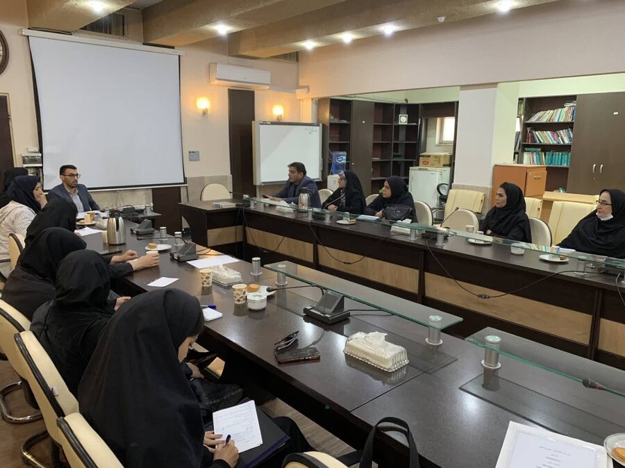 اسلامشهر| برگزاری دوره آموزشی ویژه مسئولین و مددکاران مراکز مثبت زندگی