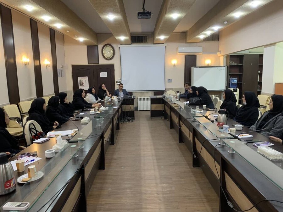 اسلامشهر| برگزاری دوره آموزشی ویژه مسئولین و مددکاران مراکز مثبت زندگی