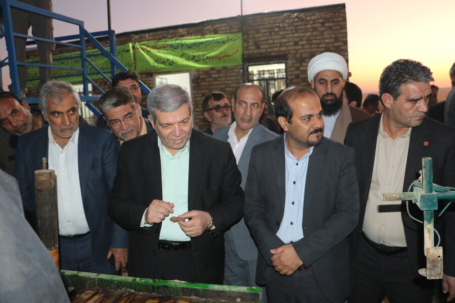 رئیس سازمان بهزیستی کشور کارخانه آجرپزی شهرستان بام و صفی آباد را افتتاح کرد