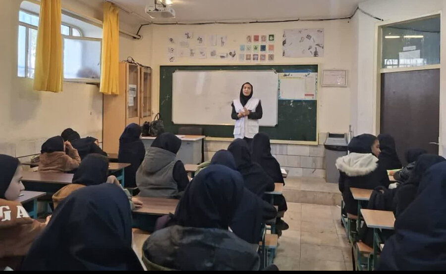 اشتهارد | کلاس های آموزشی پیشگیری از آسیبهای اجتماعی با محوریت پیشگیری از خودکشی و خودمراقبتی