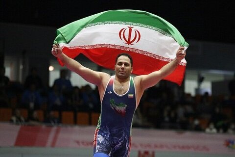 کشتی گیر چهارمحال و بختیاری قهرمان المپیک ناشنوایان شد