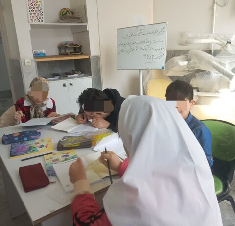 کرج | برنامه‌های فرهنگی ویژه هفته کتابخوانی در مراکز بهزیستی کرج برپا شد