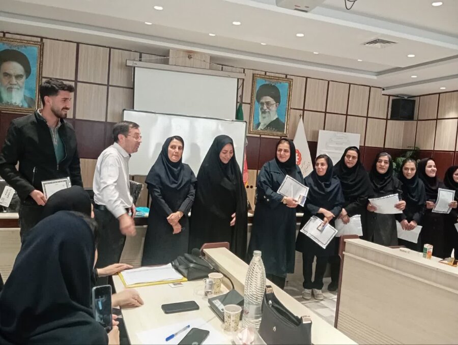 برگزاری دوره آموزشی مراقبین مراکز مراقبت در منزل با حضور مدیرکل بهزیستی گلستان