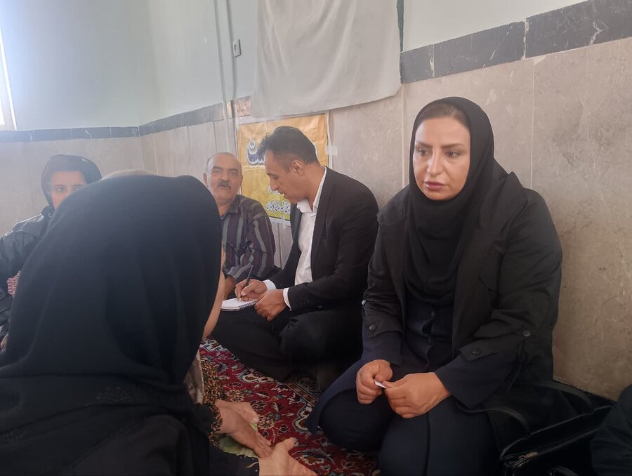 برپایی میز خدمت بهزیستی و ادارات کامیاران به مناسبت هفته بسیج
