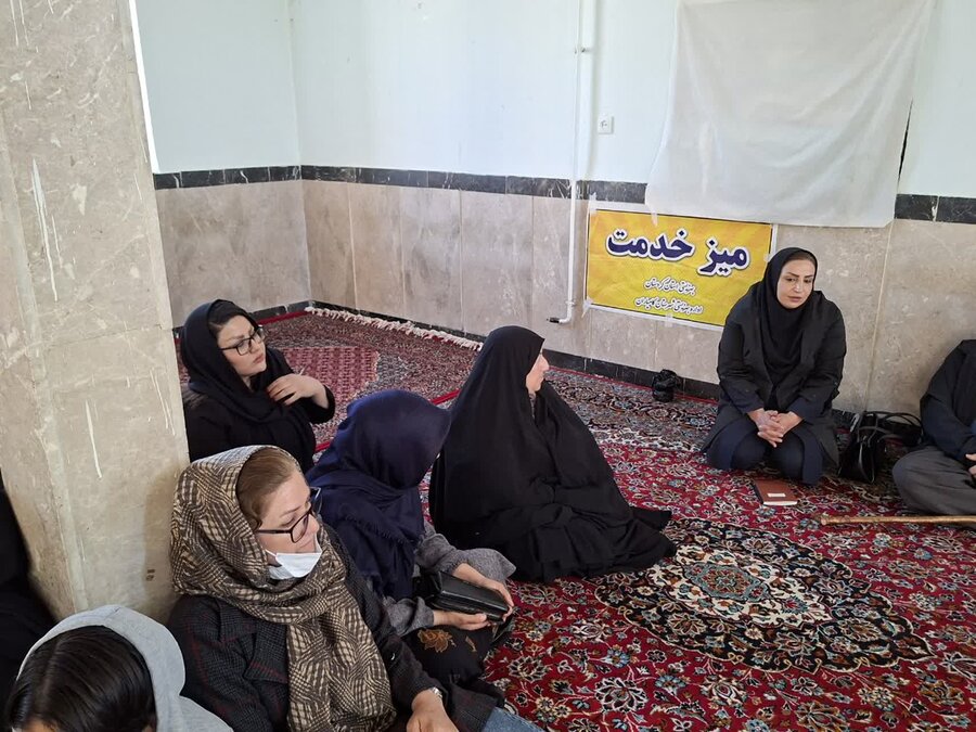 برپایی میز خدمت بهزیستی و ادارات کامیاران به مناسبت هفته بسیج