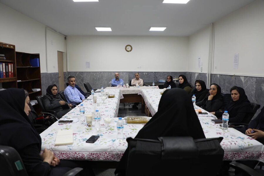 شهرتهران| تمرکز بر آرامش در ارائه خدمات و همکاری بین‌بخشی در نشست مدیر بهزیستی با رؤسای مراکز دولتی