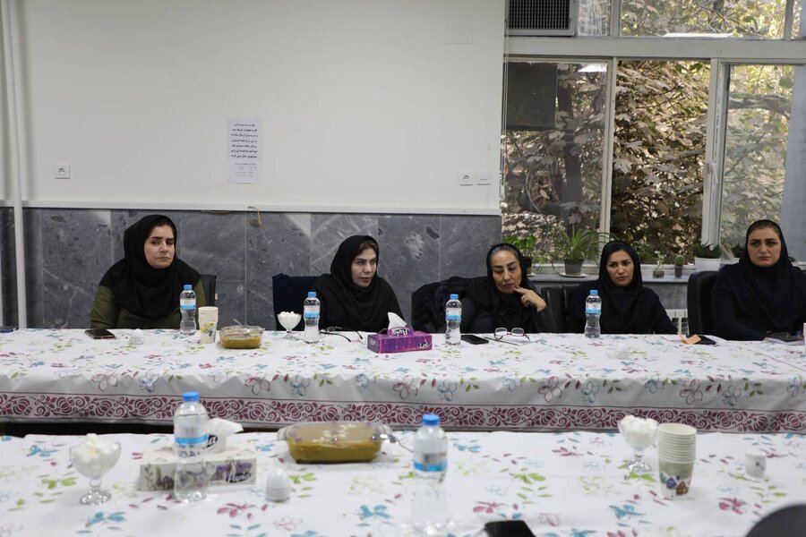 شهرتهران| تمرکز بر آرامش در ارائه خدمات و همکاری بین‌بخشی در نشست مدیر بهزیستی با رؤسای مراکز دولتی