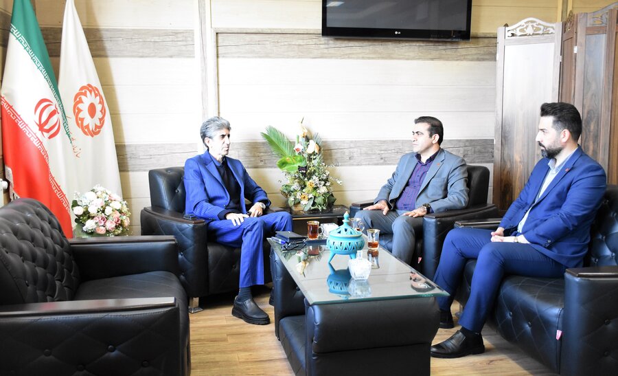 دیدار رئیس بانک ملت بازار کرمانشاه با مدیرکل بهزیستی
