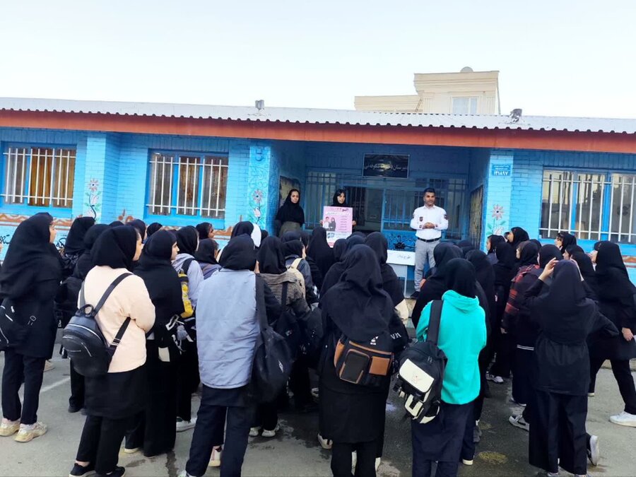 کارگاه آموزشی "مهارتهای اجتماعی کلید موفقیت تحصیلی و سلامت روان" در مریوان برگزار شد