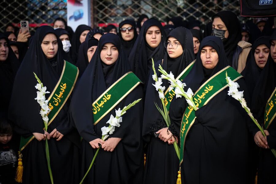 تشییع با شکوه شهدای گمنام دفاع مقدس در سنندج برگزار شد