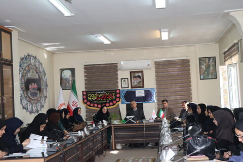 امضای میثاق‌نامه کاری در دوره شغل‌شناسی کارکنان جدیدالاستخدام