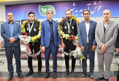 قهرمانان فوتبال ۷نفره وارد کرمانشاه شدند