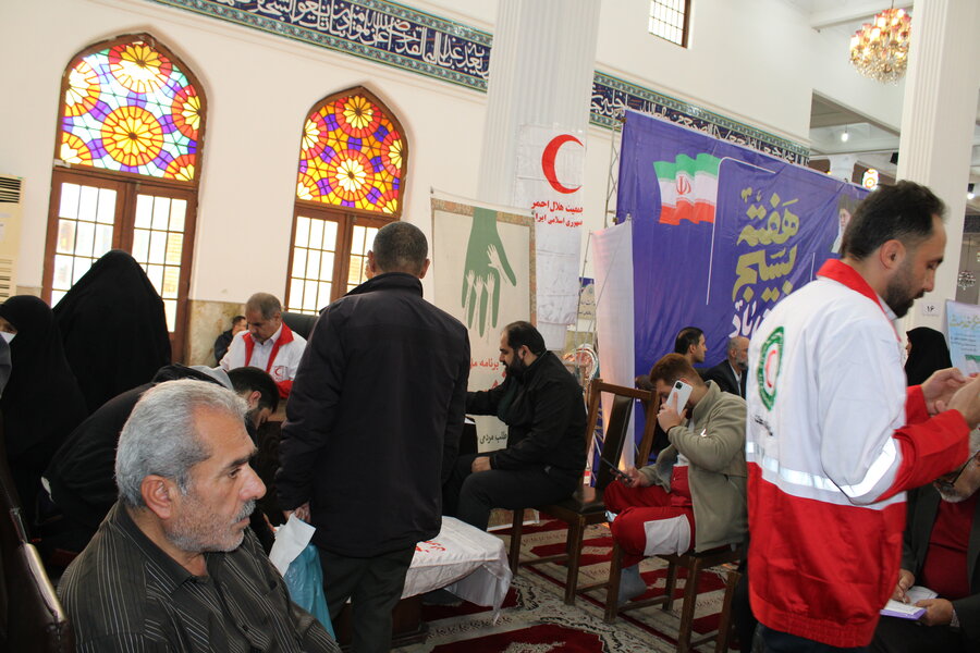 برپایی میز خدمت جهادی به مناسبت هفته بسیج