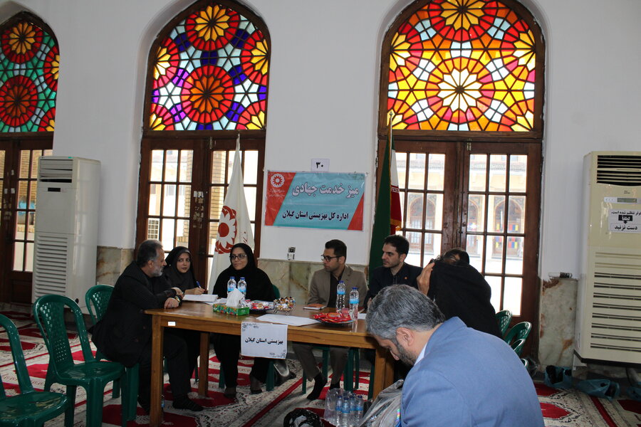 برپایی میز خدمت جهادی به مناسبت هفته بسیج