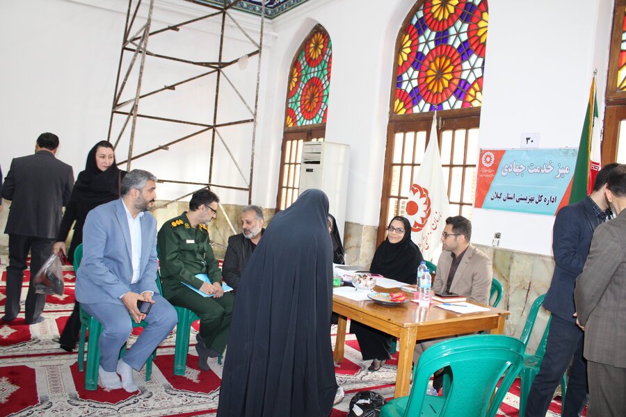 برپایی میز خدمت جهادی به مناسبت هفته بسیج