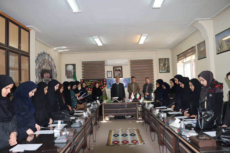 امضای میثاق‌نامه کاری در دوره شغل‌شناسی کارکنان جدیدالاستخدام