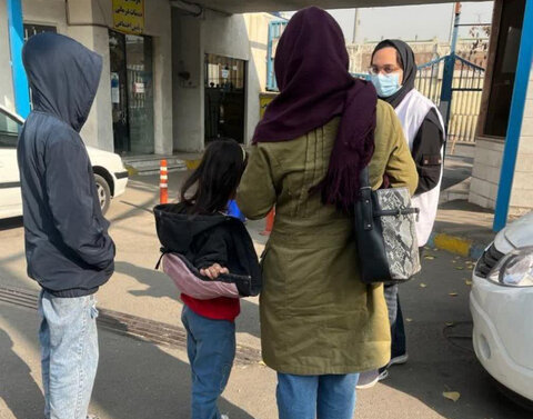 کرج | آگاهسازی شهروندان به مناسبت روز جهانی منع خشونت علیه زنان