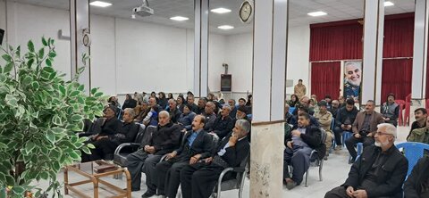 کارگاه آموزشی «سلامت در دوران سالمندی» به مناسبت هفته بسیج در دیواندره برگزار شد