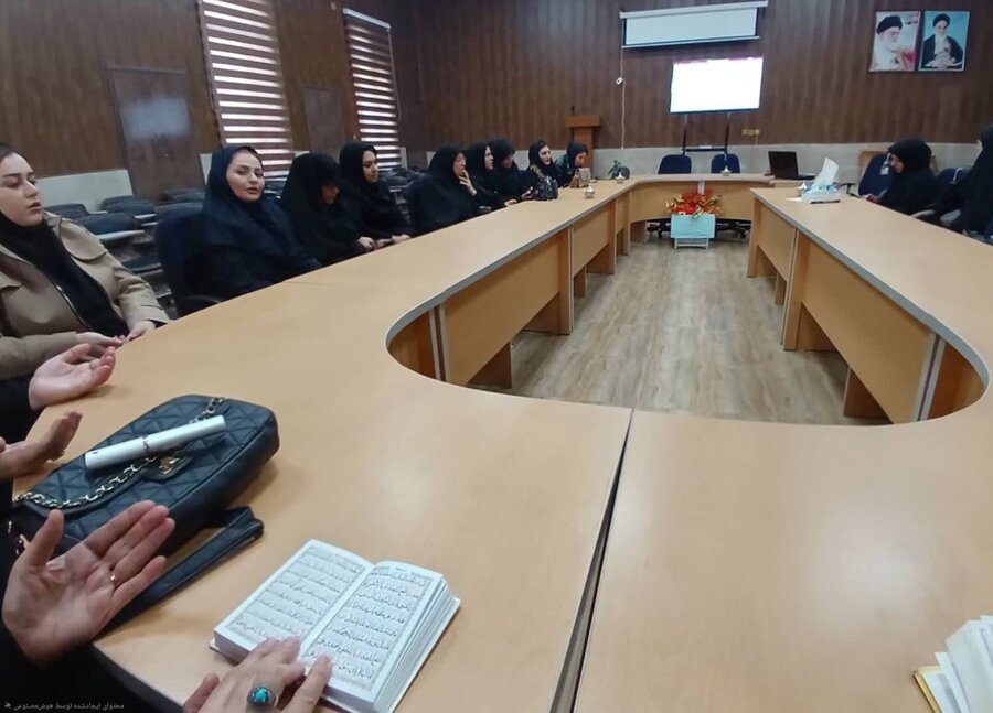 محفل معنوی در اداره بهزیستی شهرستان خوی بمناسبت سالروز شهادت حضرت فاطمه زهرا(س)
