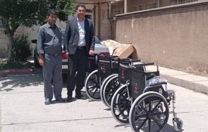 تحویل ویلچر به سالمندان سرای سالمندان میلاد بوکان به مناسبت هفته بسیج