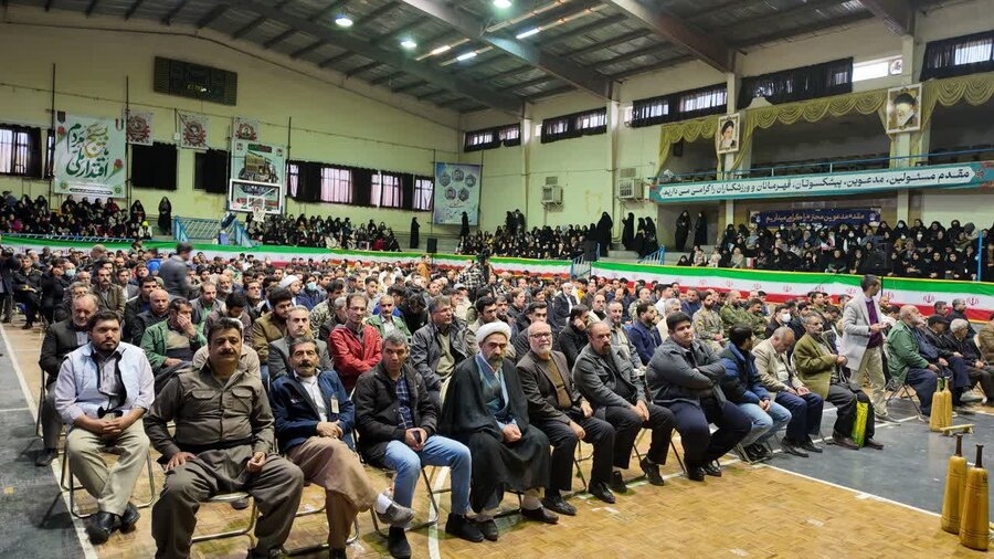 همایش اقتدار بسیجیان در سنندج برگزار شد
