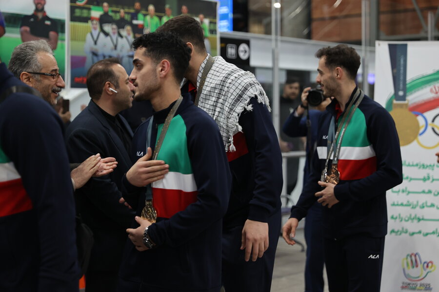 استقبال از کاروان ورزشی ناشنوایان