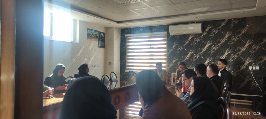 برگزاری جلسه آموزشی کنترل قند و فشار خون در بهزیستی سقز 