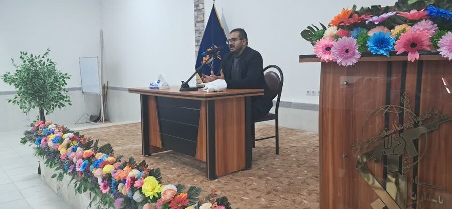 کارگاه آموزشی «سلامت در دوران سالمندی» به مناسبت هفته بسیج در دیواندره برگزار شد