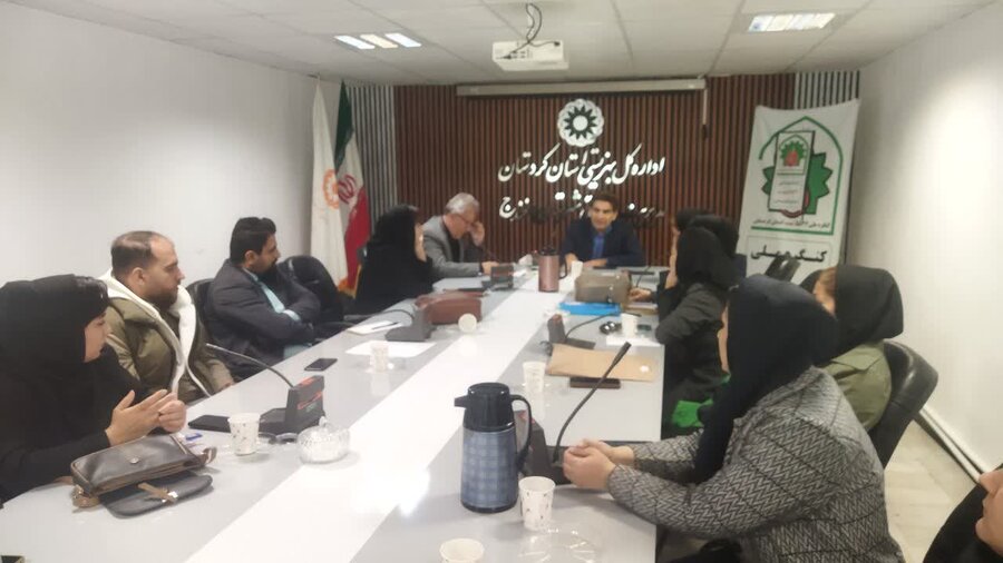 نشست فرهنگی «زندگی با قرآن» در بهزیستی سنندج برگزار شد 
