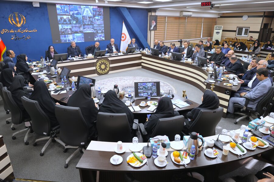 نشست بررسی  مسائل اجتماعی محور و محله محور با حضور وزیر تعاون کار رفاه اجتماعی